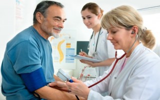 Nguyên nhân tăng huyết áp ở người cao tuổi?